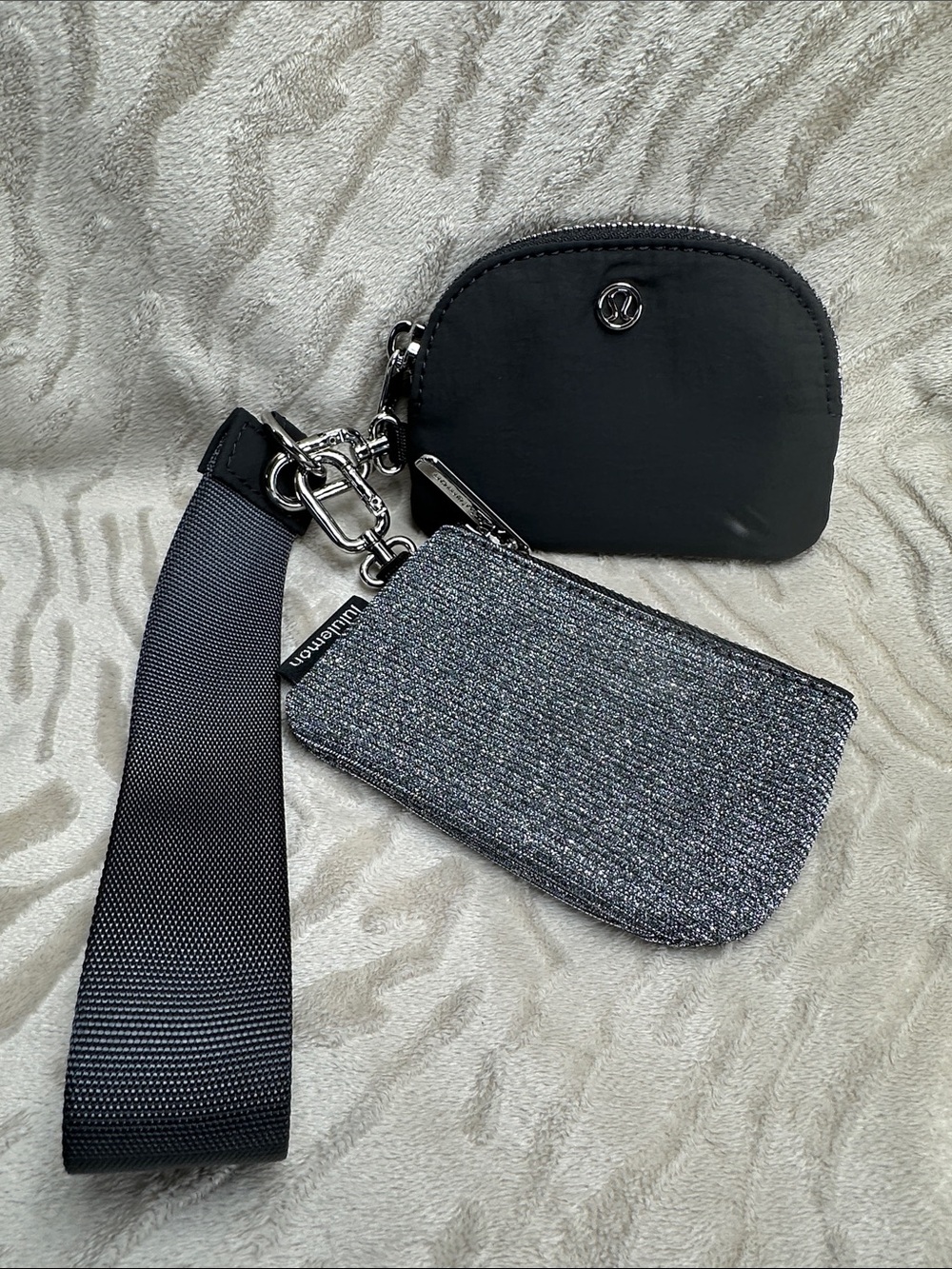 NWOT! Lululemon Dual Pouch Wristlet in Dark Silver/Graphite Grey/Silver